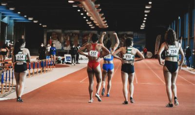 Jeugd positief over sport maar blijf praten